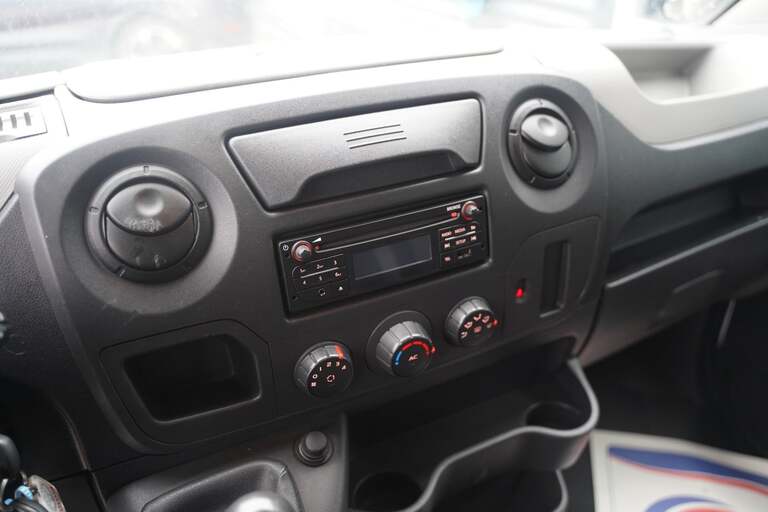 Nissan NV400