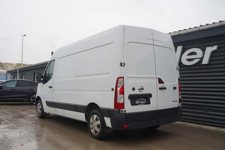 Nissan NV400