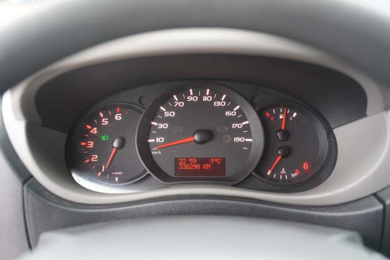 Nissan NV400