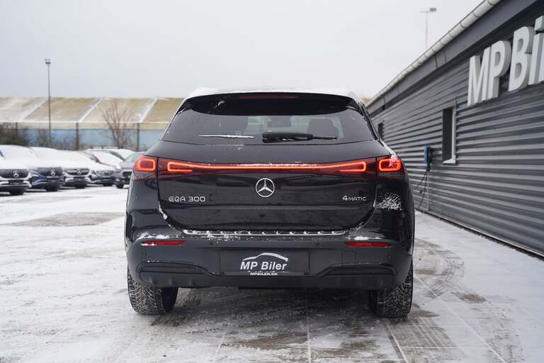 Mercedes EQA300