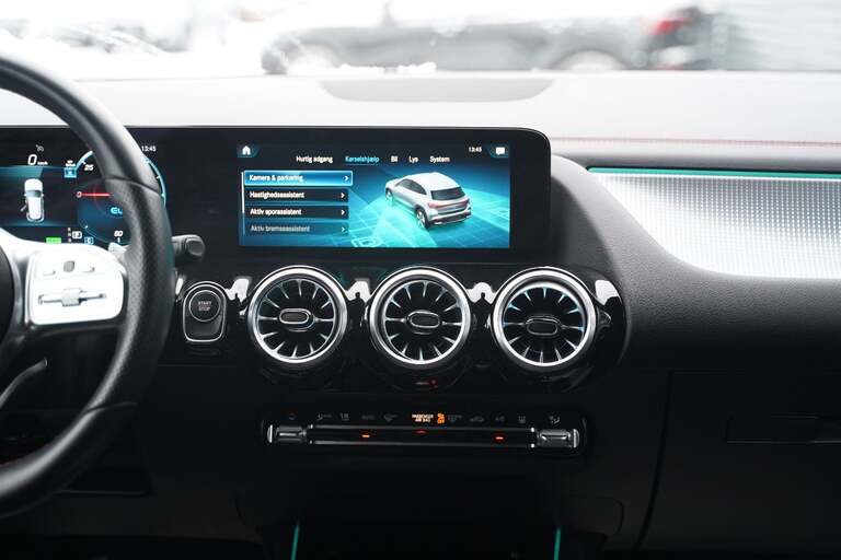 Mercedes EQA300