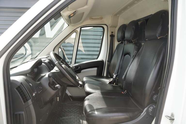 Peugeot Boxer 335