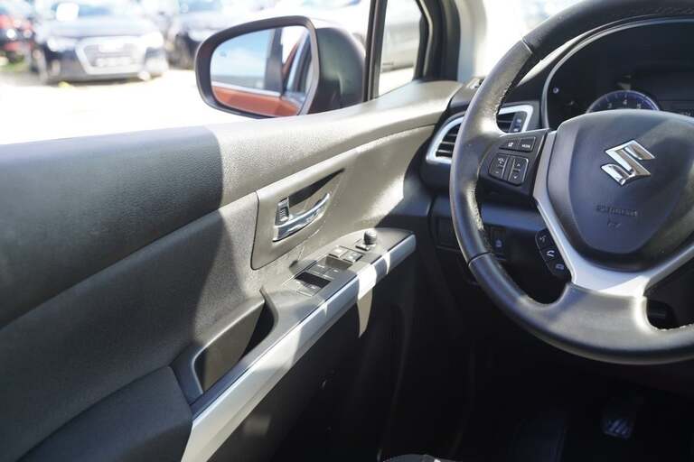 Suzuki S-Cross