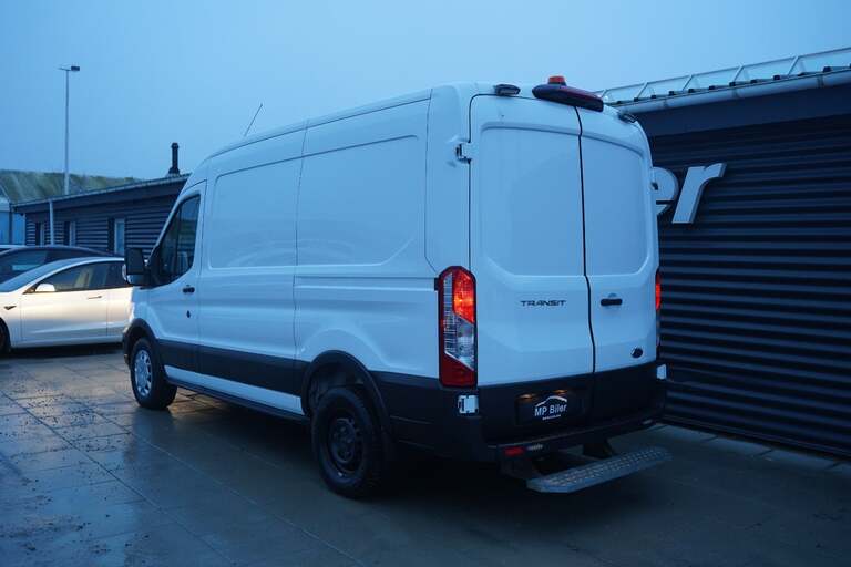 Ford Transit 350 L2 Van