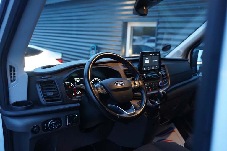 Ford Transit 350 L2 Van