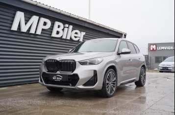 BMW iX1