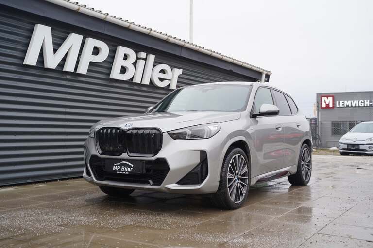 BMW iX1