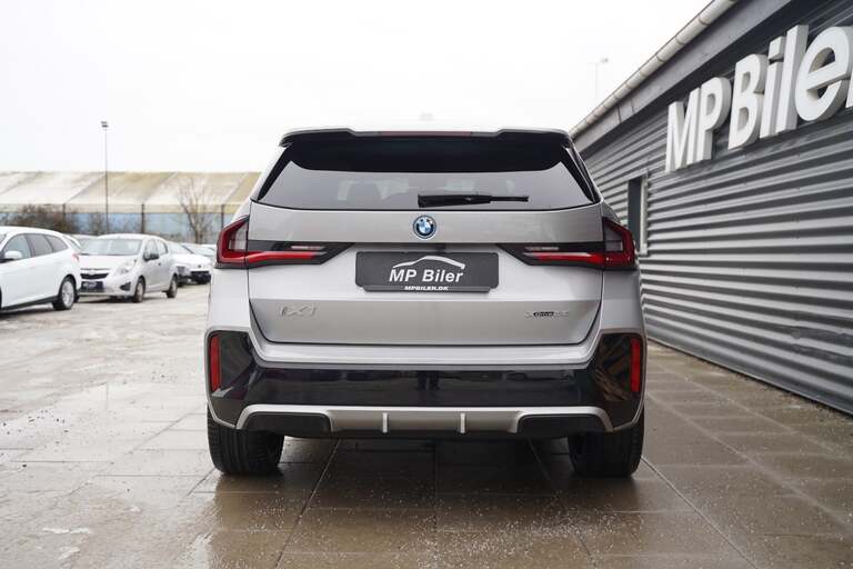 BMW iX1
