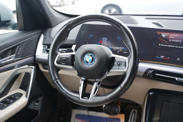 BMW iX1