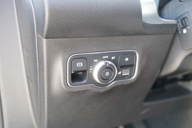 Mercedes EQB300