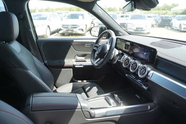 Mercedes EQB300