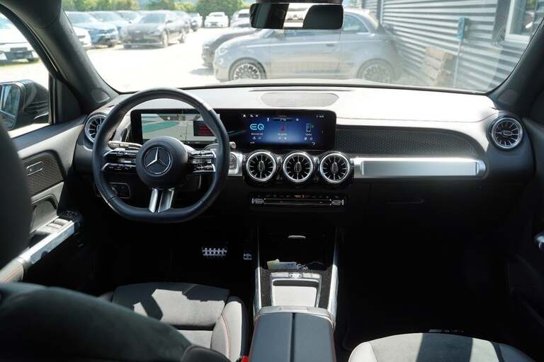 Mercedes EQB300