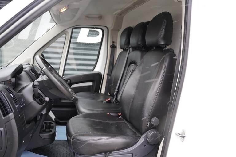 Peugeot Boxer 335