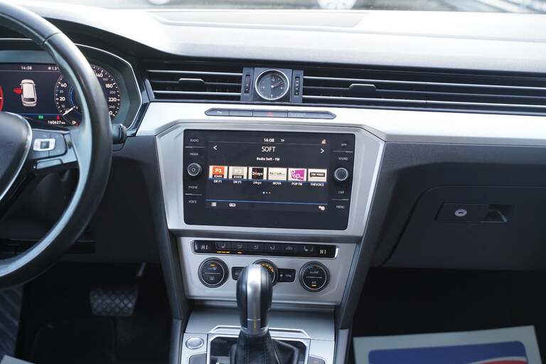 VW Passat