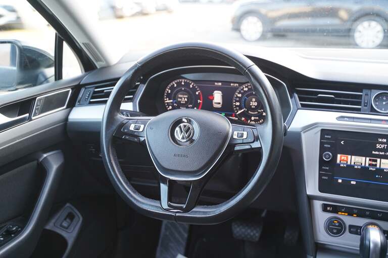 VW Passat