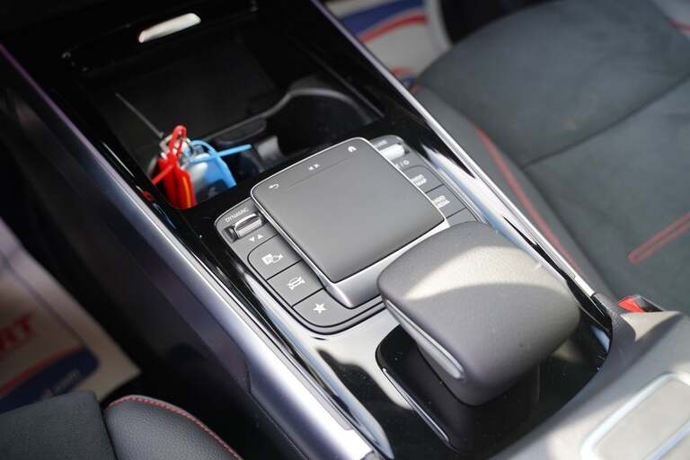 Mercedes EQB350