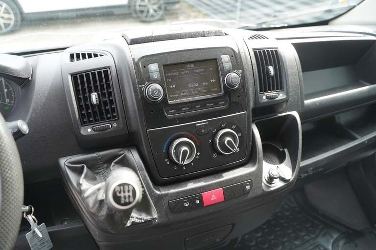 Peugeot Boxer 335