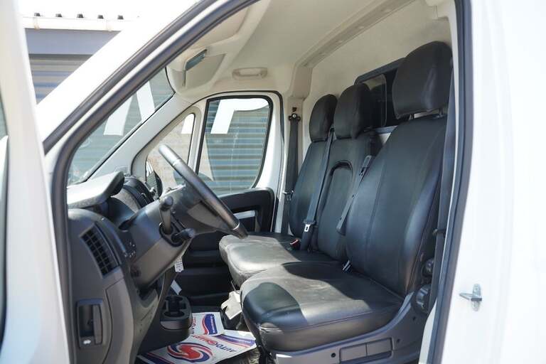Peugeot Boxer 335