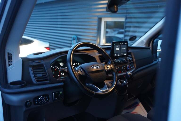 Ford Transit 350 L2 Van