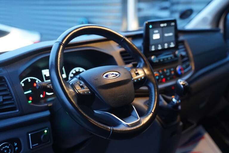 Ford Transit 350 L2 Van