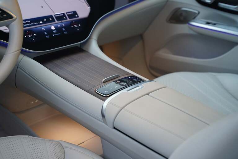 Mercedes EQE500