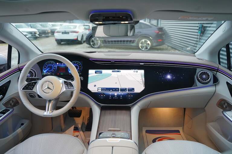 Mercedes EQE500