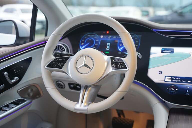Mercedes EQE500
