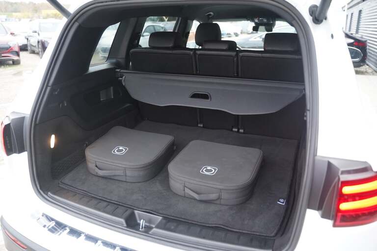 Mercedes EQB250+