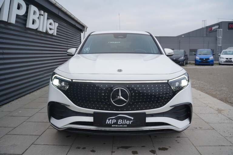 Mercedes EQB250+