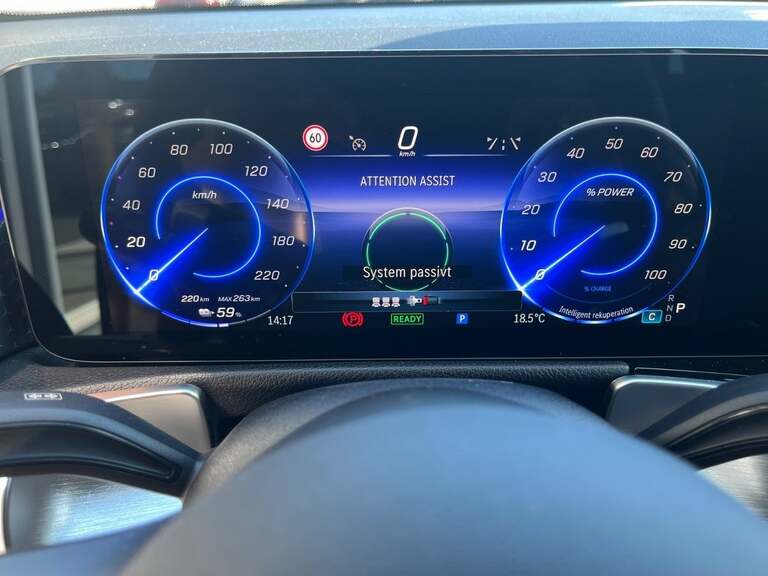 Mercedes EQB300