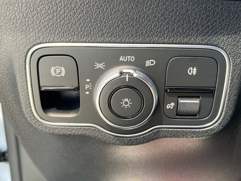Mercedes EQB300