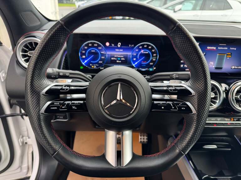 Mercedes EQB250+