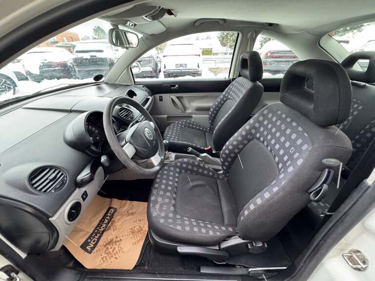 VW New Beetle
