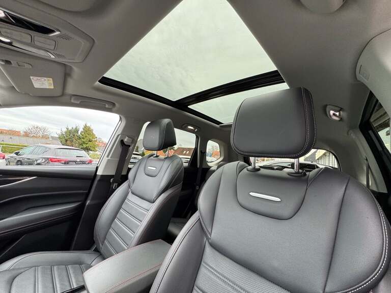 Maxus Euniq6