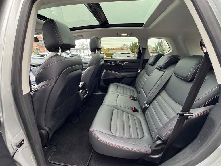 Maxus Euniq6