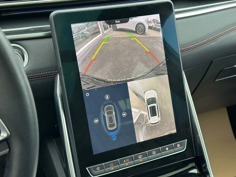 Maxus Euniq6