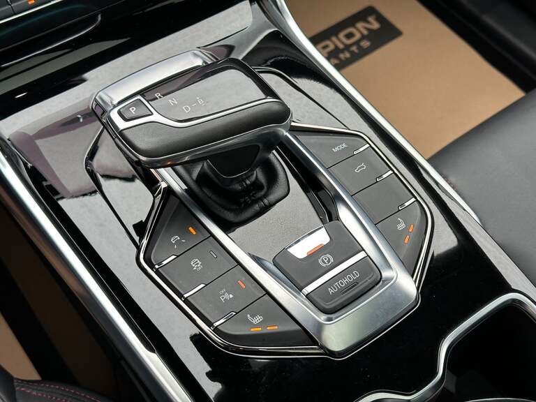 Maxus Euniq6