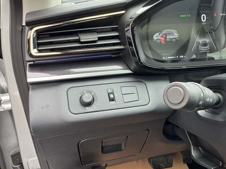 Maxus Euniq6