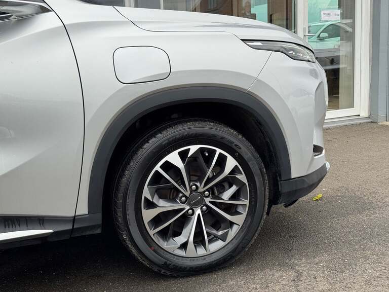 Maxus Euniq6
