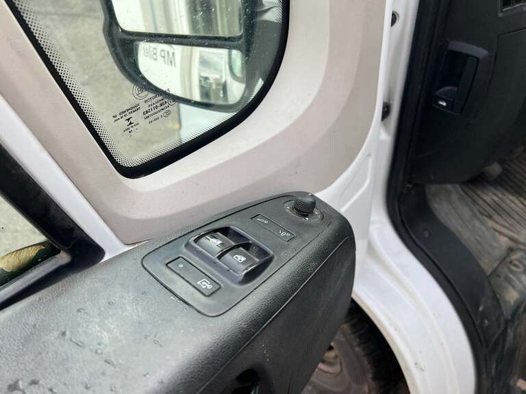 Peugeot Boxer 330