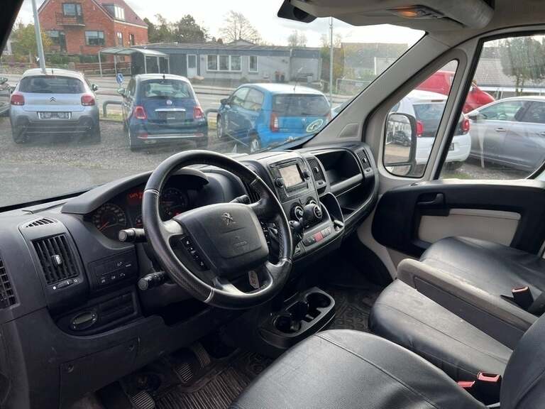 Peugeot Boxer 330