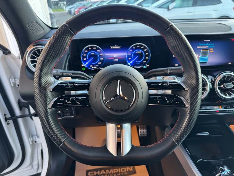 Mercedes EQB250+