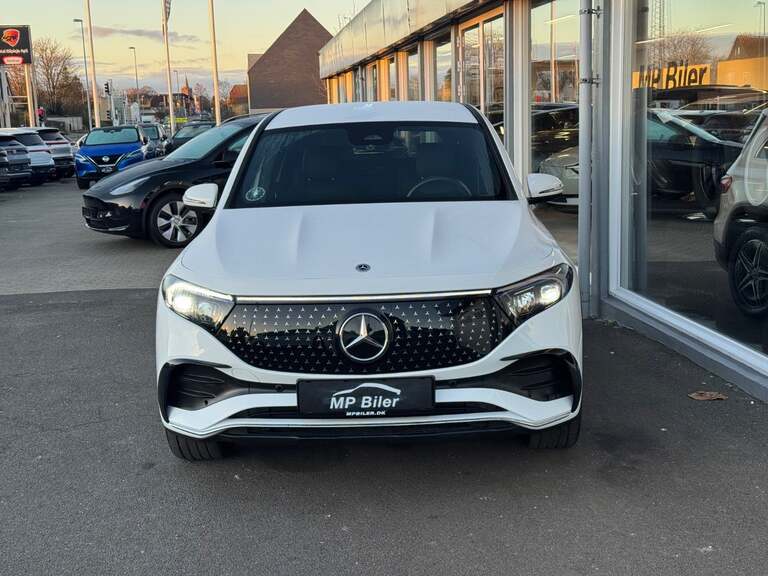 Mercedes EQB250+