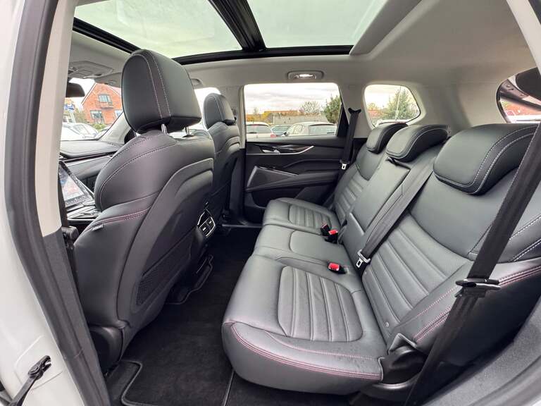 Maxus Euniq6