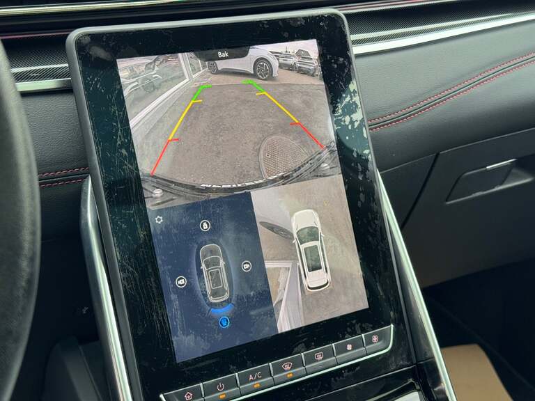 Maxus Euniq6