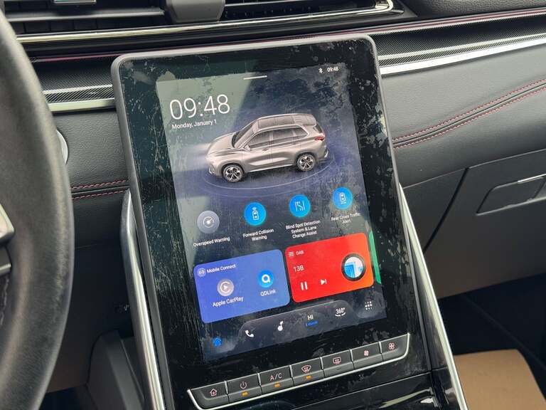 Maxus Euniq6