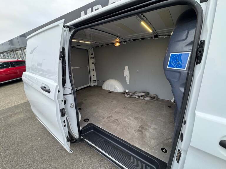 Mercedes Vito 114