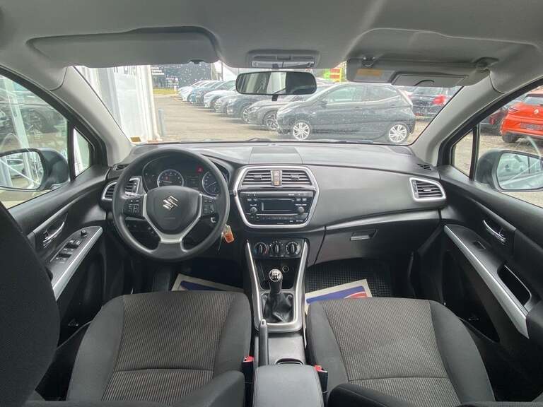 Suzuki S-Cross