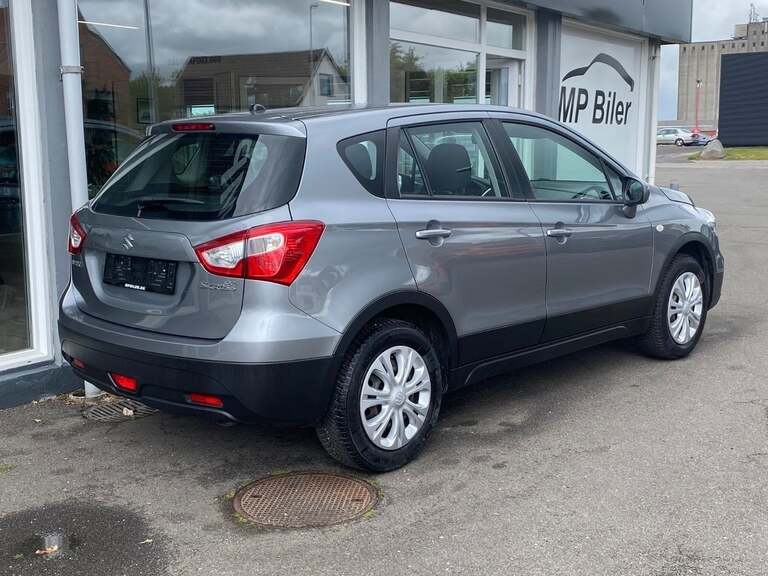 Suzuki S-Cross