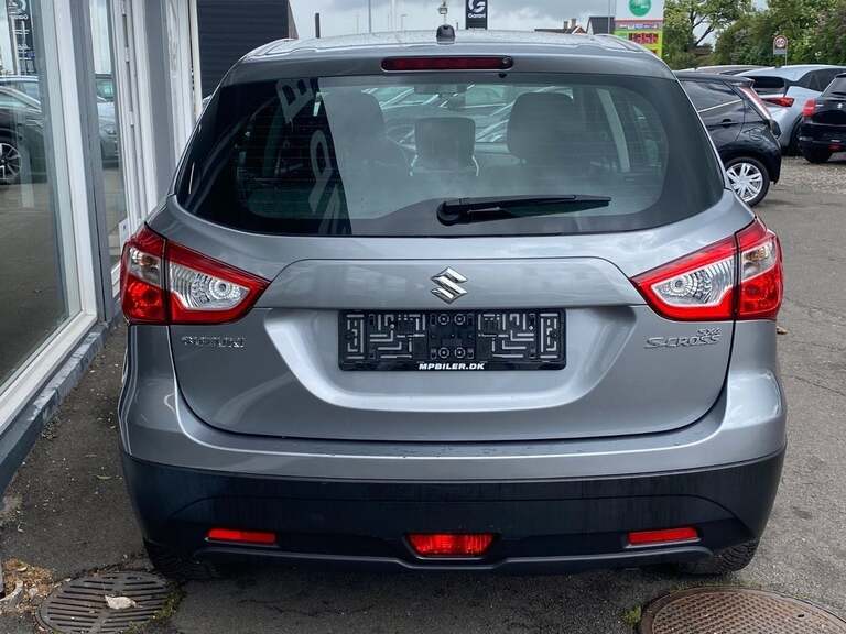 Suzuki S-Cross